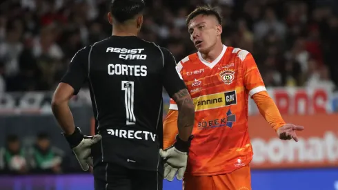 Camilo Pino se lanzó contra Cristián Insaurralde. Dejó con uno menos a Cobreloa.
