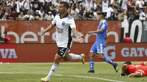 Gabriel Costa cruza la vereda y da un golpe al mercado de invierno. (Foto: Marcelo Hernández/Photosport)
