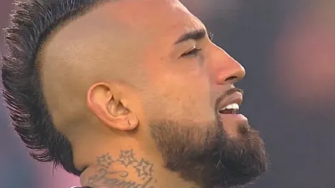 Arturo Vidal emocionado por la muerte de la madre de Gary Medel
