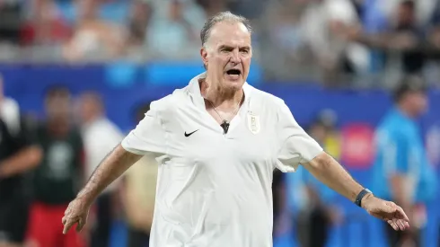 Marcelo Bielsa recibió una dura crítica de Cristián Caamaño.
