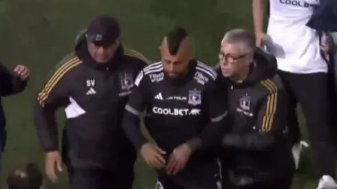 Arturo Vidal debió salir escoltado