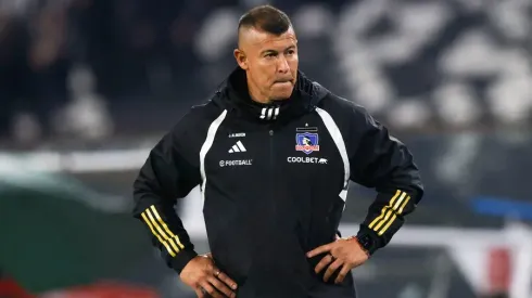 Jorge Almirón recibe un tremendo duro golpe en Colo Colo en su vuelta al torneo nacional
