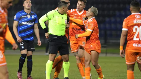 A Cobreloa le anulan un gol y termina con dos expulsados. (Foto: Photosport)