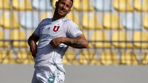 Luciano Pons recibe duras críticas en Universidad de Chile.
