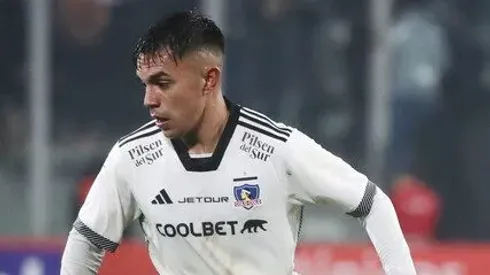 El joven jugador albo se la juega a fondo en el Cacique.
