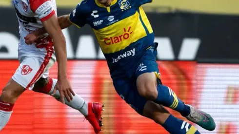 Cristián Riquelme se transformó en nuevo refuerzo de Colo Colo proveniente desde Everton de Viña del Mar 
