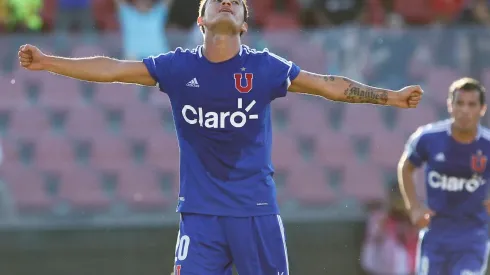 Charles Aránguiz retornará a Universidad de Chile.
