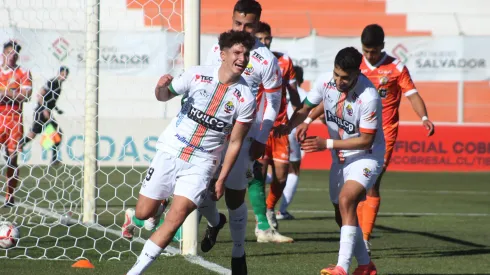 Cobresal se aleja de la zona de descenso con triunfo ante Cobreloa. (Foto: Photosport)
