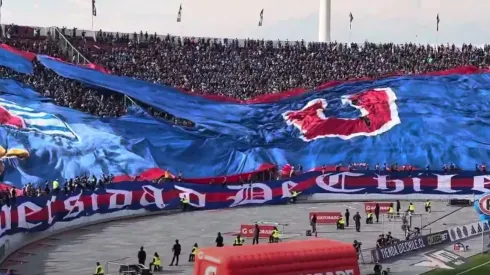 Los hinchas de la U viven una jornada especial en Ñuñoa.
