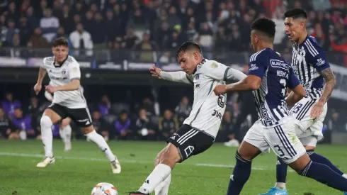 Futbol, Colo Colo vs Junior de Barranquilla.<br />
Octavos de Final, Copa Libertadores 2024.<br />
El jugador de Colo Colo Vicente Pizarro, centro, convierte su gol contra Junior de Barranquilla durante el partido de copa libertadores disputado en el estadio Monumental en Santiago, Chile.<br />
13/08/2024<br />
Jonnathan Oyarzun/Photosport
Football, Colo Colo vs Junior de Barranquilla.<br />
Round of 16, Copa Libertadores 2024.<br />
Colo Colo's player Vicente Pizarro, center, scores his goal against Junior de Barranquilla during the copa libertadores match at the Monumental stadium in Santiago, Chile.<br />
13/08/2024<br />
Jonnathan Oyarzun/Photosport
