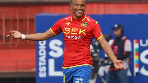 Leandro Benegas marca gol en triunfo de Unión Española. (Foto: Photosport)