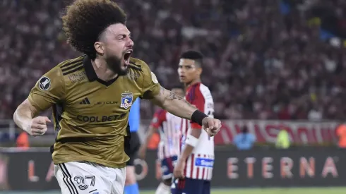 Maxi Falcón anotó el 2-1 para Colo Colo ante Junior en Colombia. (Foto: Gabriel Aponte/Getty Images)