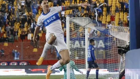 Fernando Zampedri marcó en goleada de la UC y se acerca al récord. (Foto: Photosport)

