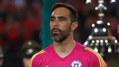 Bravo le dice adiós a La Roja y al fútbol.
