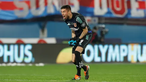 Gabriel Castellón se acerca a escribir historia en Universidad de Chile.
