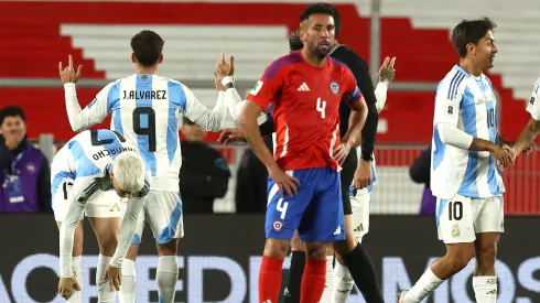 Mauricio Isla fue el capitán de Chile en la derrota ante Argentina. (Foto: Alejandro Pagni/Photosport)
