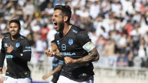 Joaquín Larrivey convirtió tres goles para Magallanes ante Colo Colo.
