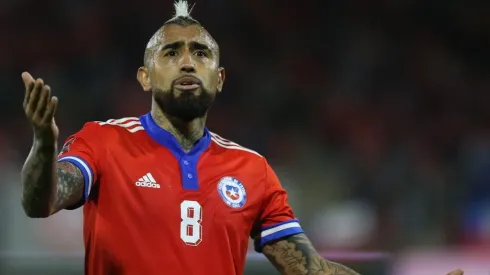 Exalbo le para el carro en seco a Arturo Vidal 
