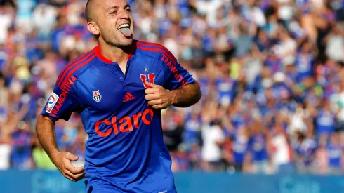 Gustavo Lorenzetti festejó el triunfo de Universidad de Chile contra Palestino.
