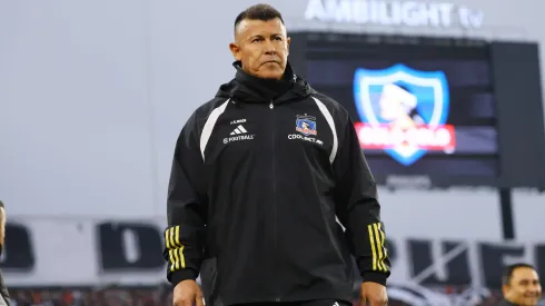 Jorge Almirón tiene a Colo Colo en la lucha por el título del Campeonato Nacional 2024. (Foto: Photosport)
