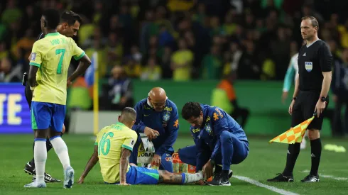 Brasil perdió a una figura para enfrentar a La Roja.
