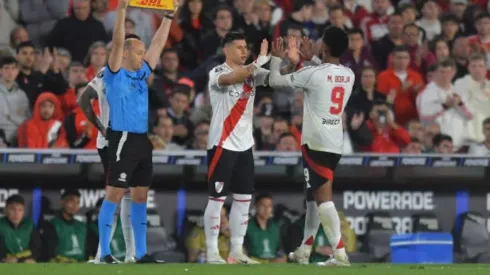 Jugador de River Plate hace "La Gran Carlos Palacios"