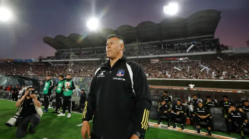 Jorge Almirón alucina con la barra de Colo Colo<br />
(Foto: Pepe Alvujar/Photosport)
