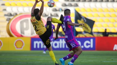 Leandro Fernández recibió una brutal patada contra Coquimbo Unido.
