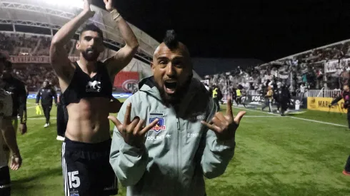 Arturo Vidal canta canción de la hinchada del Cacique. (Foto: Photosport)
