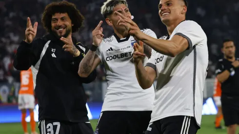 Futbol, Colo Colo vs Cobresal.<br />
Fecha 26, Campeonato Nacional 2024.<br />
El jugador de Colo Colo Lucas Cepeda, derecha, celebra su gol contra  Cobresal durante el partido de primera division disputado en el estadio Monumental en Santiago, Chile.<br />
26/09/2024<br />
Marcelo Hernandez/Photosport
Football, Colo Colo vs Cobresal.<br />
26th turn, 2024 National Championship.<br />
Colo Colo's player Lucas Cepeda, right, celebrates his goal against Cobresal during the first division match held at the Monumental stadium in Santiago, Chile.<br />
26/09/2024<br />
Marcelo Hernandez/Photosport
