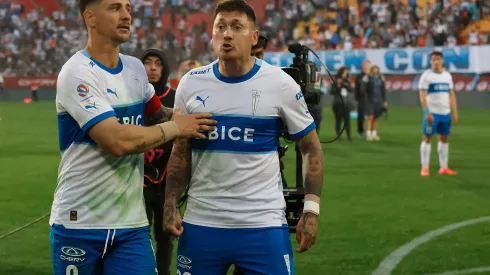 El padre de Nicolás Castillo le pegó a un hincha en el Clásico Universitario.
