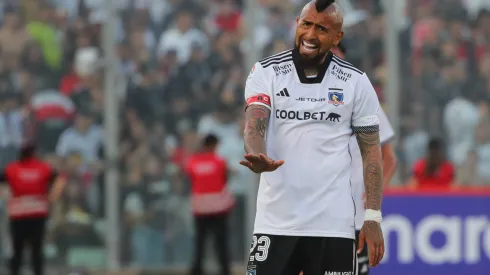 Arturo Vidal le cae con todo a Huachipato<br />
(Foto: Jonnathan Oyarzun/Photosport) 
