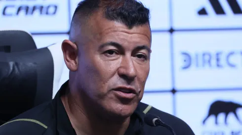 Jorge Almirón asegura que tuvo una charla con los jugadores de Colo Colo tras fiesta. (Foto: Photosport)
