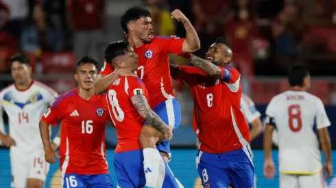 Ambos futbolistas tuvieron su primera titularidad con La Roja,
