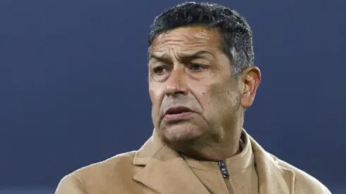 Jorge Aravena golpea la mesa en el mercado del fútbol chileno