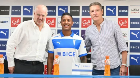 Jhojan Valencia fue presentado este jueves en la UC. (Foto: @Cruzados)
