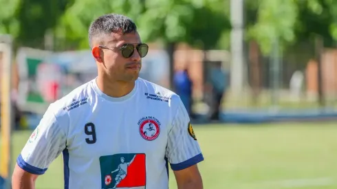 Iván Morales realizó gran evento con su escuela de fútbol en Longaví.
