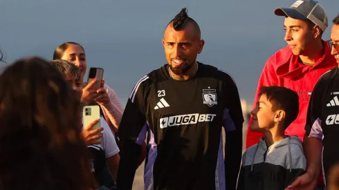 Arturo Vidal volvió a mostrar su compromiso con Colo Colo. (Foto: @colocolooficial)
