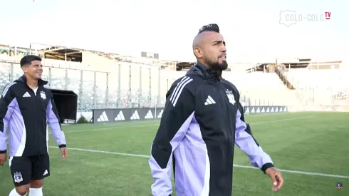 Arturo Vidal estuvo en la presentación de la nueva camiseta de Colo Colo. (Foto: Colo Colo)
