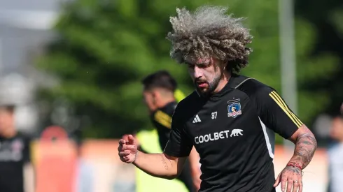 Maximiliano Falcón se enemista con los históricos de Colo Colo. (Foto: @colocolooficial)
