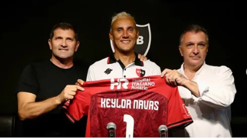 Keylor Navas fue presentado como nuevo jugador de NoB
