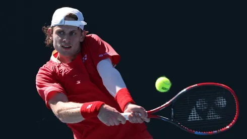 Hinchas chilenos muestran su molestia con Zizou Bergs. (Foto: Getty)
