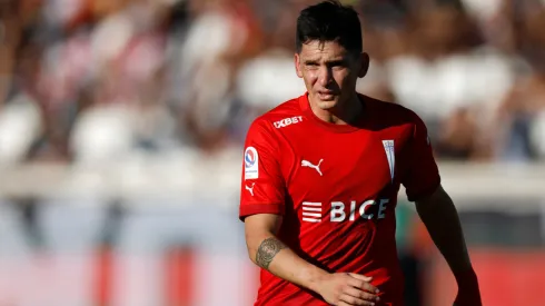 El defensor nacional tendría nuevo club tras su salida de la Universidad Católica
