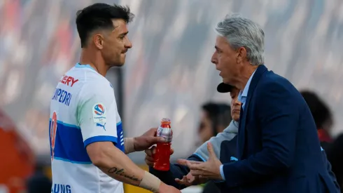 El DT de la Universidad Católica habla de la situación de Fernando Zampedri en La Roja
