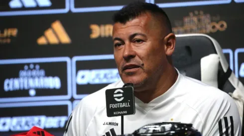 Awad le da en el piso a Almirón: "Es un tramposo del fútbol"