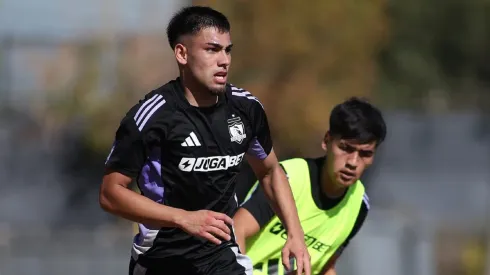 Colo Colo sumó un nuevo "refuerzo" durante la práctica previa al apagón del martes. (Foto: Colo Colo)
