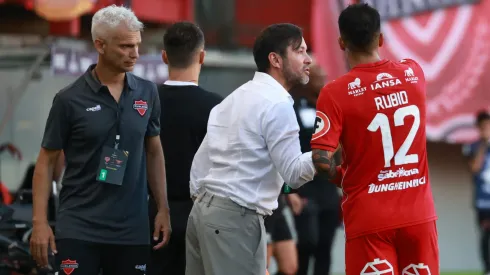 Francisco Arrué dejó de ser el entrenador de Ñublense. (Foto: Photosport) 
