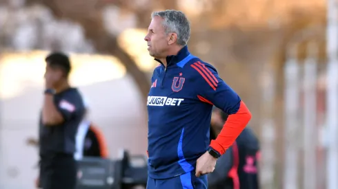 Gustavo Álvarez le quita el dramatismo a la caída de la U en El Salvador. (Foto: Photosport)
