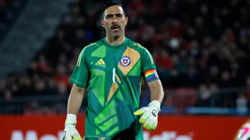 Claudio Bravo se ofreció a la Universidad Católica y este personaje le cerró la puerta
