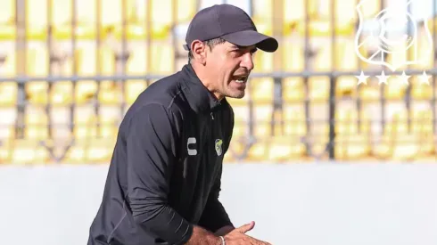 Continúa la teleserie de Julio Barroso en Everton de Viña del Mar.